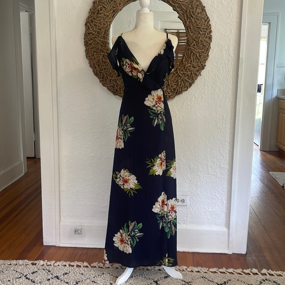 NLW Dresses & Skirts - Navy Floral Wrap Dress W/ sleeves S